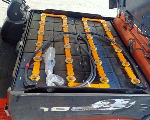 ac quy xe nang rocket tai binh duong