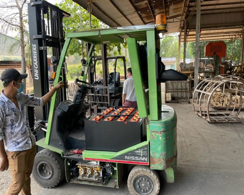 ac quy xe nang rocket tại dong nai