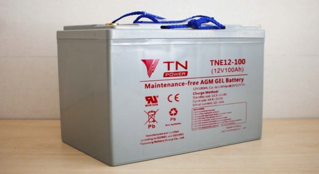 ac-quy-xe-nang-nguoi