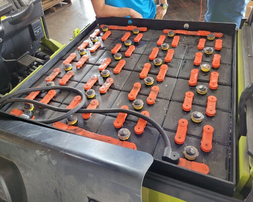 ac-quy-xe-nang-rocket-tai-tay-ninh