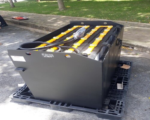 bien-phap-an-toan-khi-su-dung-binh-ac-quy-xe-nang