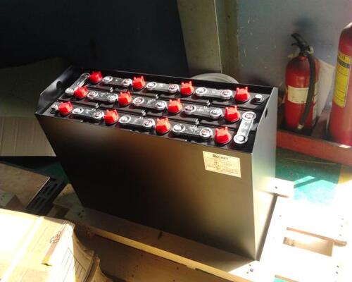 binh-ac-quy-xe-nang-tai-tay-ninh