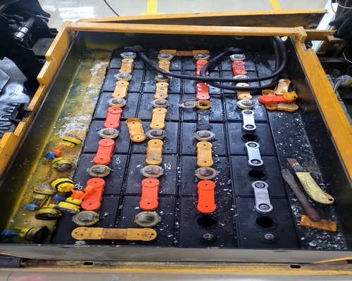 phuc-hoi-binh-ac-quy-xe-nang