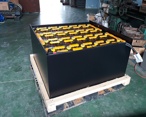 tuong-lai-binh-ac-quy-xe-nang-rocket