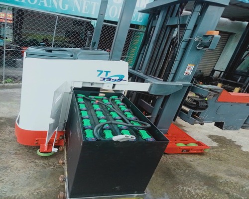 nguyen-nhan-hong-hoc-binh-ac-quy-xe-nang-rocket