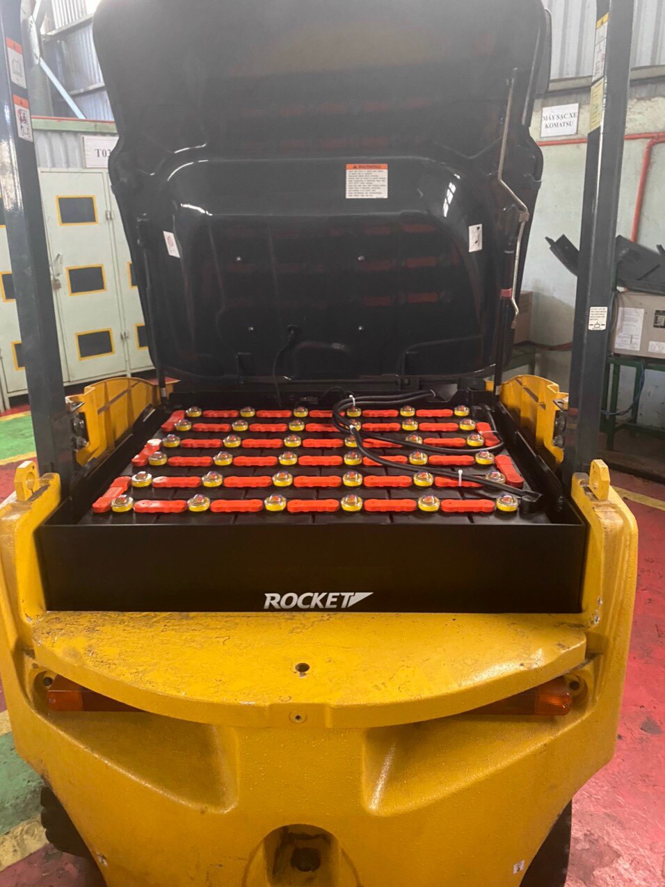 binh dien xe nang rocket