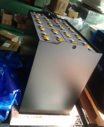 Ắc quy xe nâng ROCKET 5PzS300-36 (36V-300Ah/5Hr)